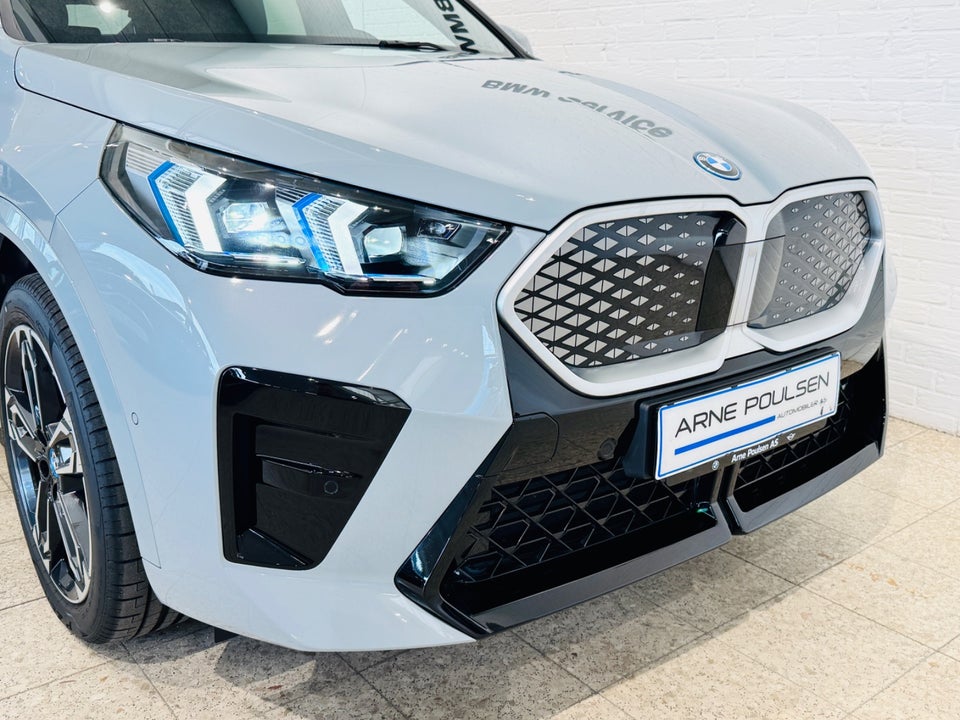 BMW iX2 xDrive30 M-Sport 5d