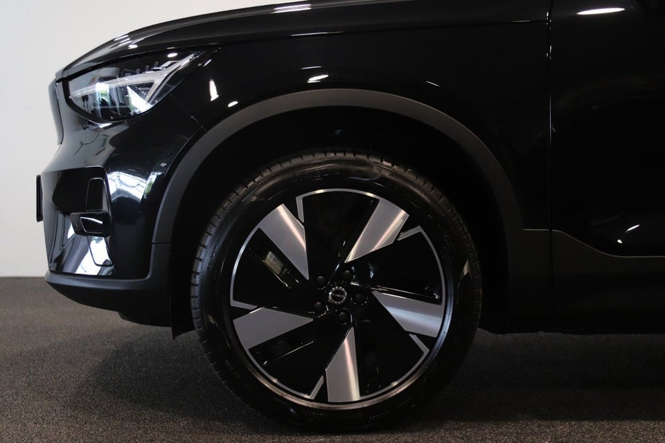 Volvo EX40 Standard Range Plus 5d