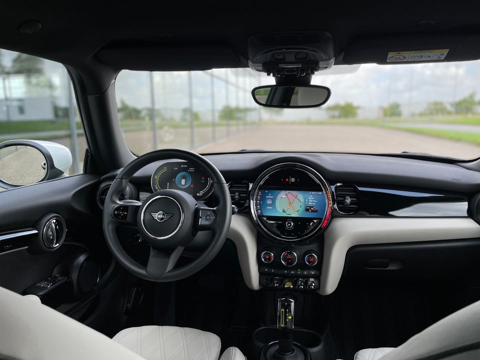 MINI Cooper SE Classic Trim 3d