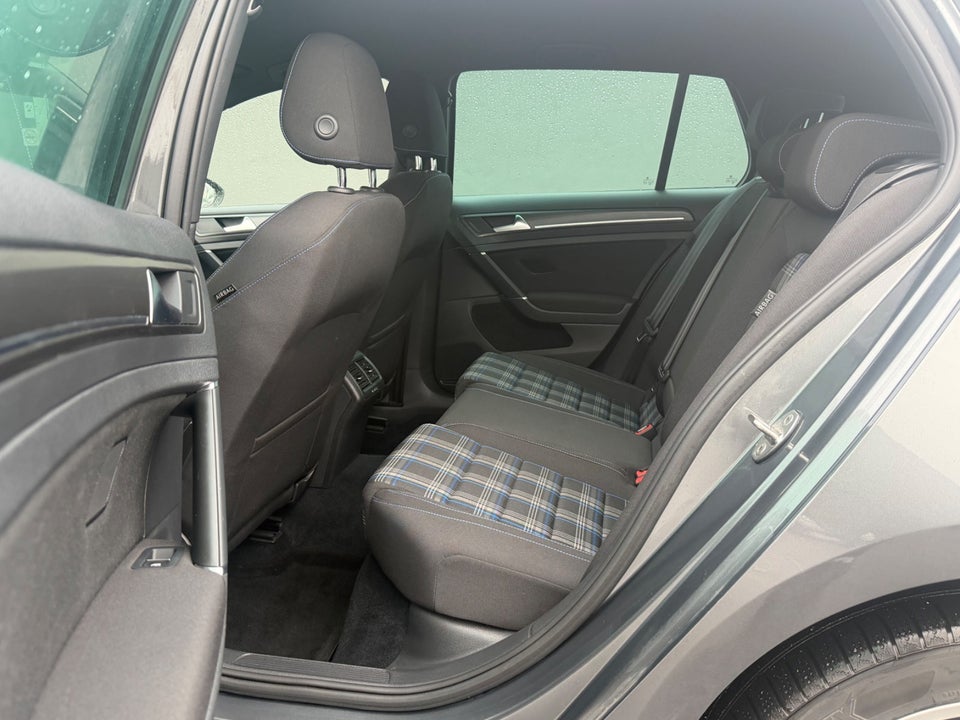 VW Golf VII 1,4 GTE DSG 5d