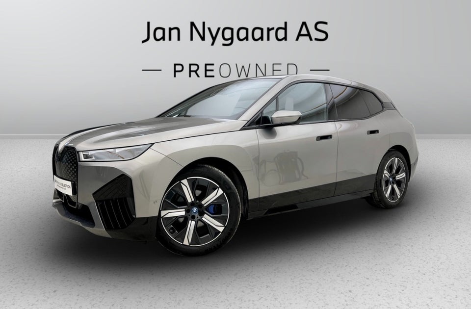 BMW iX xDrive40 Supercharged 5d