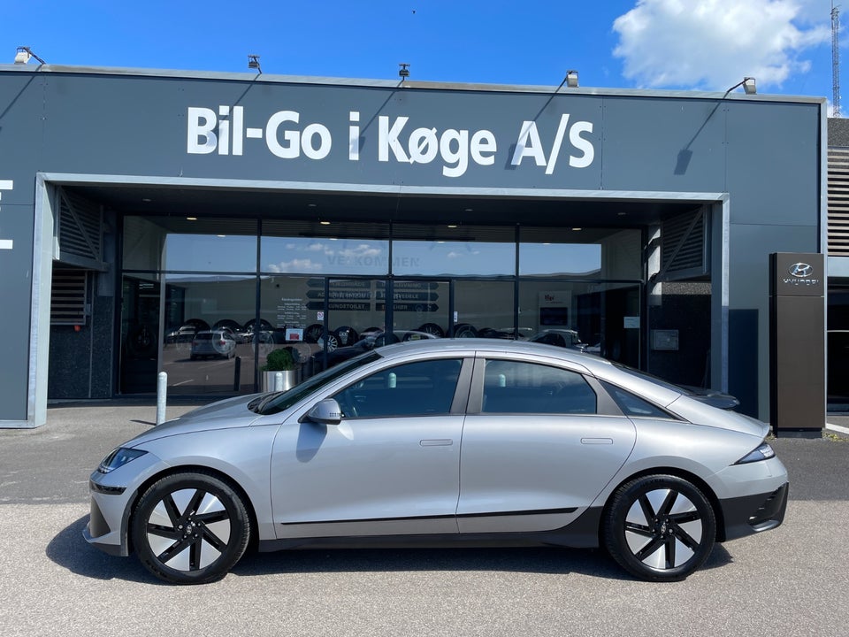 Hyundai Ioniq 6 77 Essential 4d