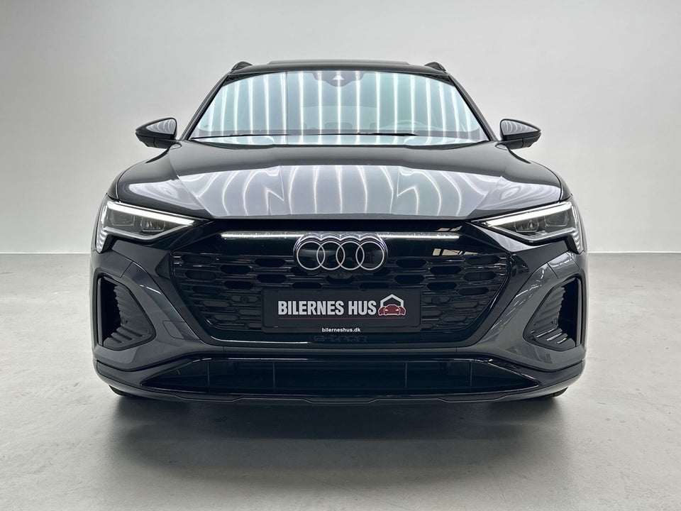 Audi Q8 e-tron 55 S-line quattro 5d