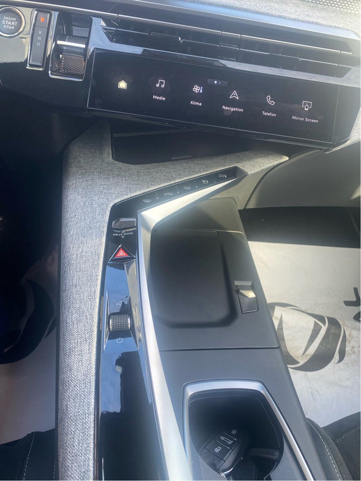 Peugeot e-5008 77 GT Pack 7prs 5d