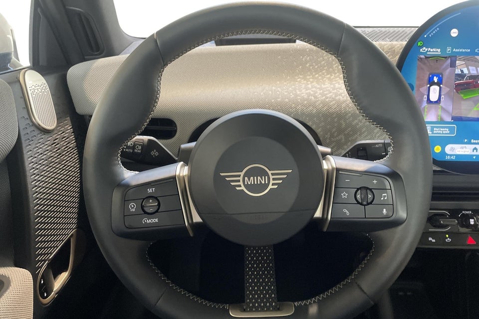 MINI Cooper SE Favoured Trim XL 3d