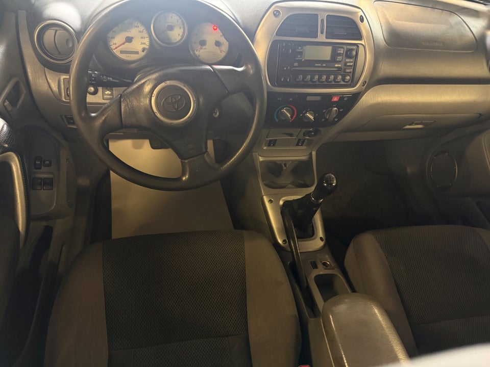 Toyota RAV4 2,0 D-4D 4x4 Van 5d