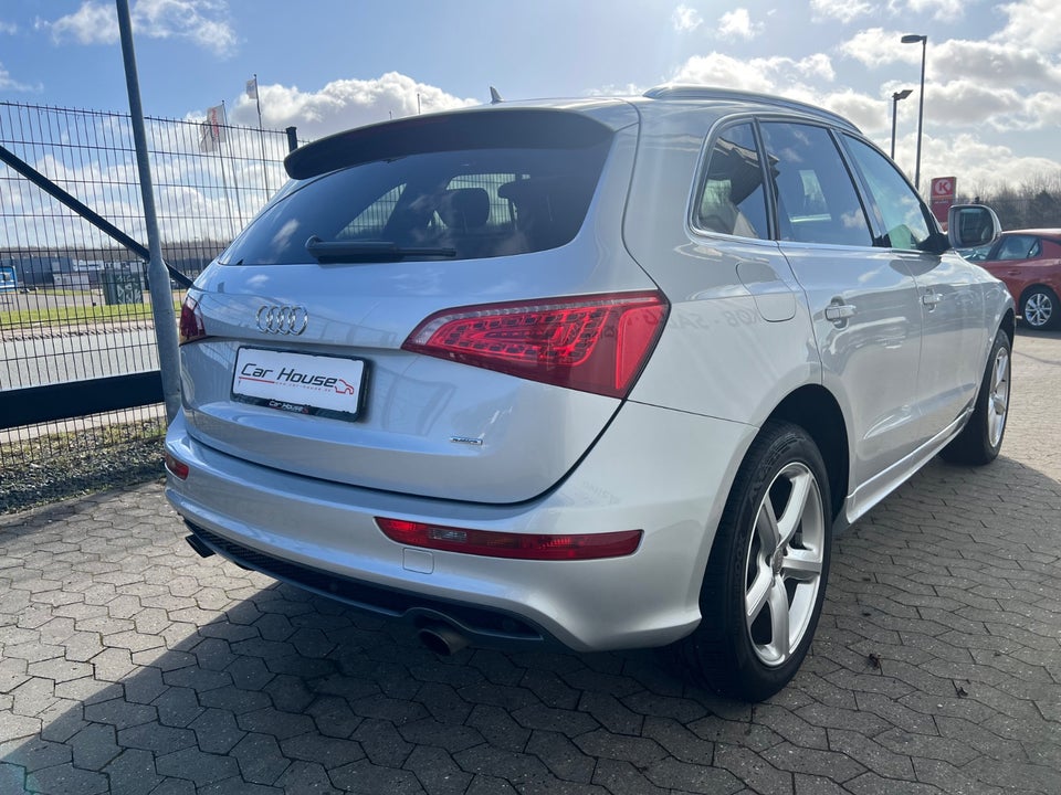 Audi Q5 2,0 TFSi 211 S-line quattro S-tr. 5d