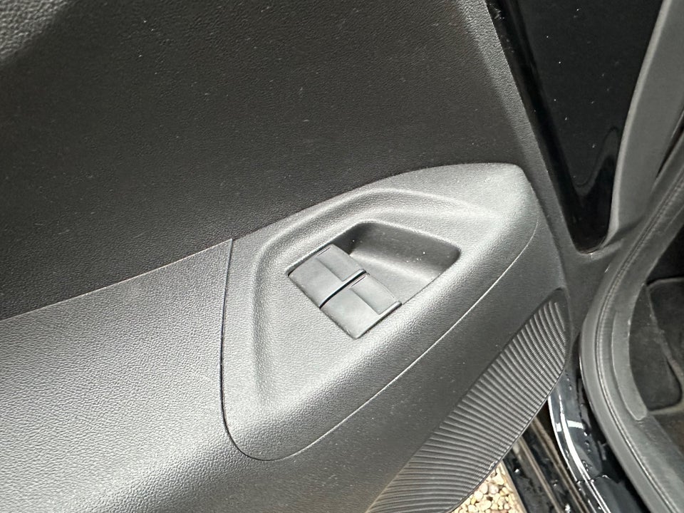 Peugeot 108 1,0 e-VTi 72 Selection Tech 5d