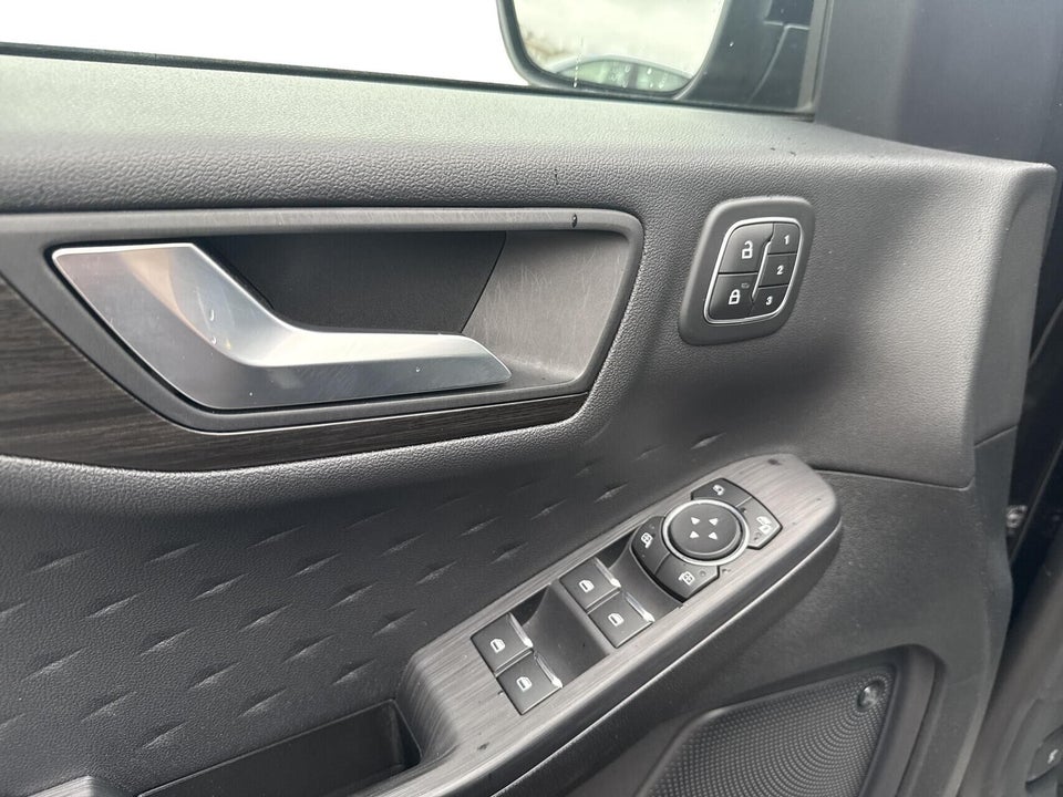 Ford Kuga 2,5 PHEV Vignale CVT 5d