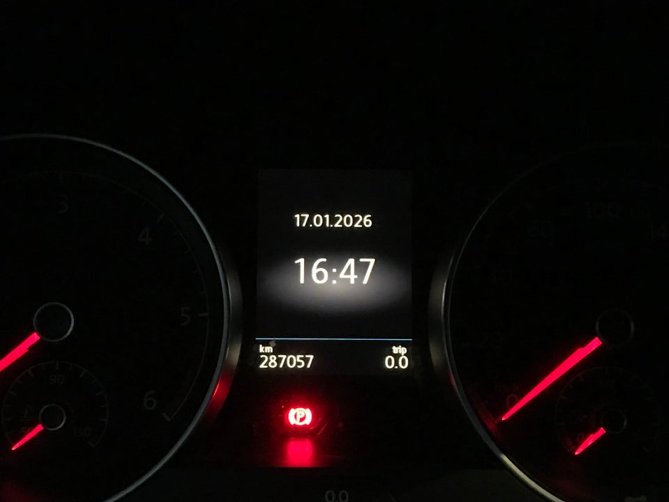 VW Golf VII 2,0 TDi 150 R-line DSG BMT 5d