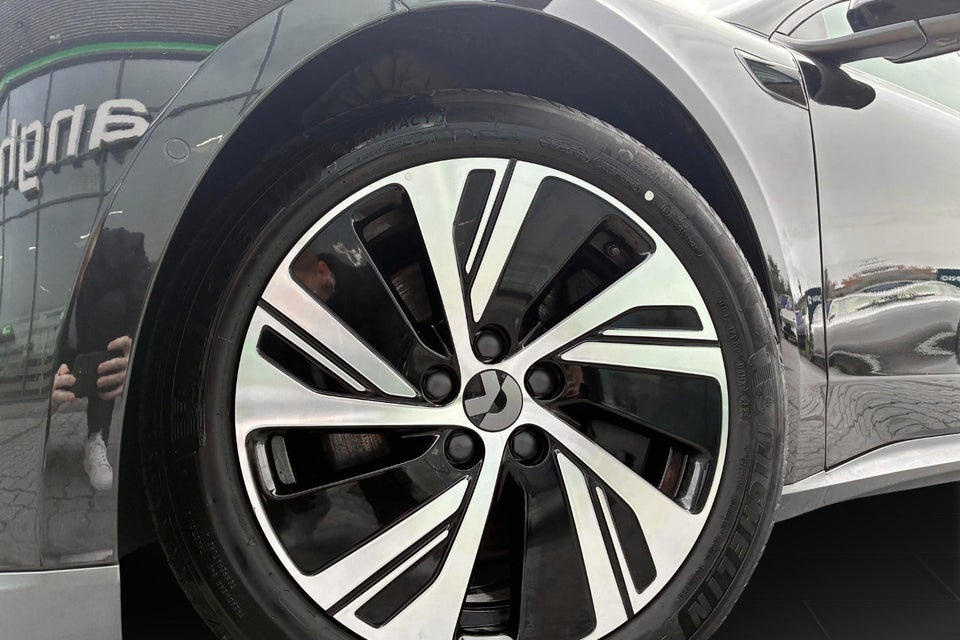 NIO ET5 75 Standard Range 4d