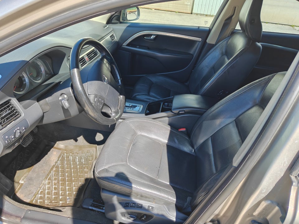Volvo V70 2,4 D5 185 R-Design aut. 5d