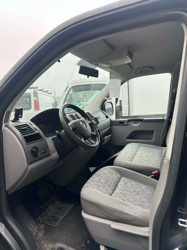 VW Transporter 2,5 TDi 130 Kassevogn aut. kort 4d
