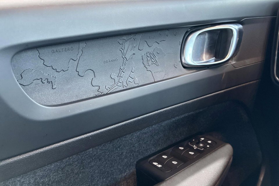 Volvo XC40 ReCharge Extended Range Core 5d