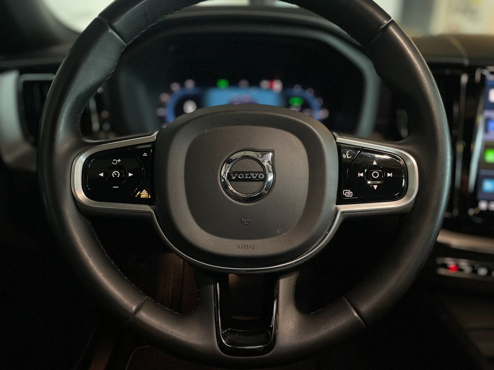 Volvo XC60 2,0 T8 ReCharge R-Design aut. AWD 5d