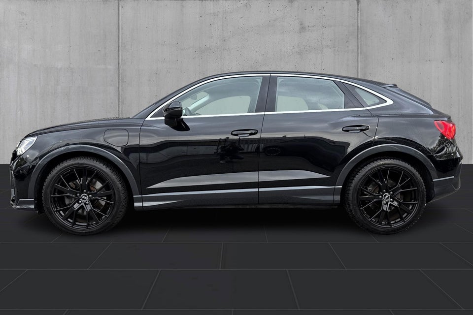 Audi Q3 45 TFSi e Attitude plus Sportback S-tr. 5d