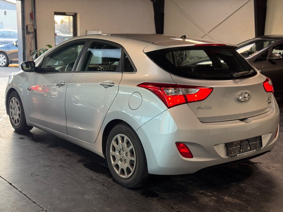 Hyundai i30 1,6 CRDi 110 Style Eco 5d