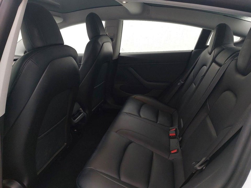 Tesla Model 3 Standard Range+ RWD 4d