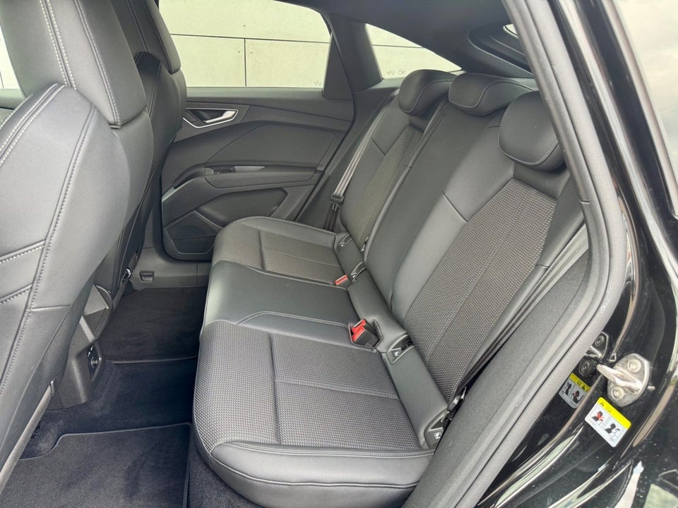 Audi Q4 e-tron 40 S-line Sportback 5d