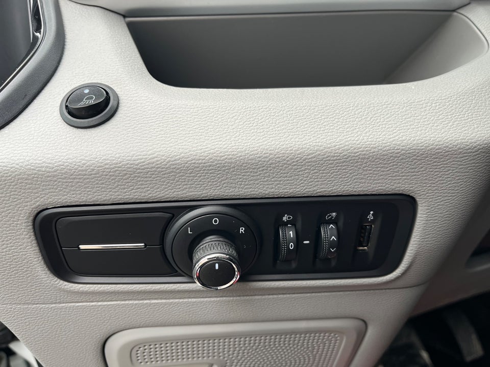 Maxus e-Deliver 9 65 L4 Chassis 2d