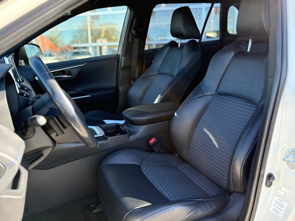 Toyota RAV4 2,5 Hybrid H3 Style MDS 5d