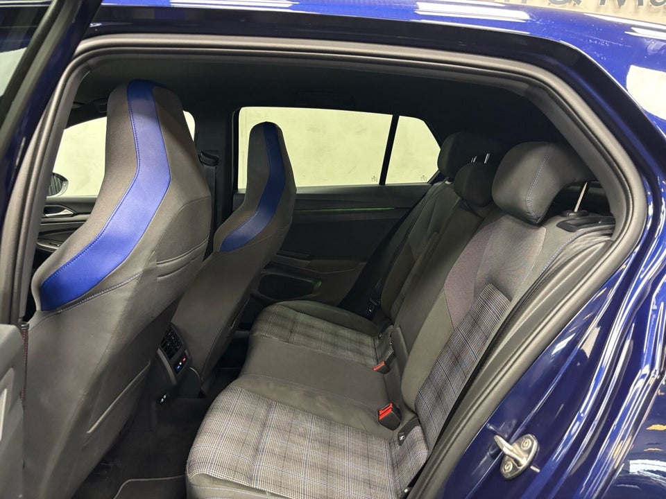 VW Golf VIII 1,4 GTE DSG 5d