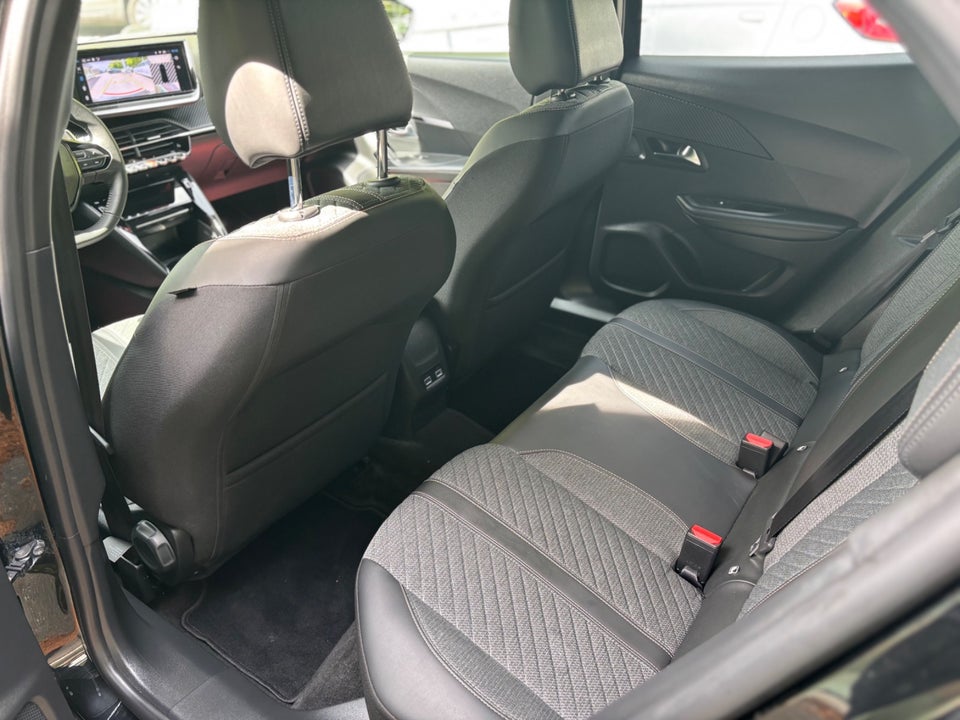 Peugeot 2008 1,2 PureTech 130 Allure EAT8 5d