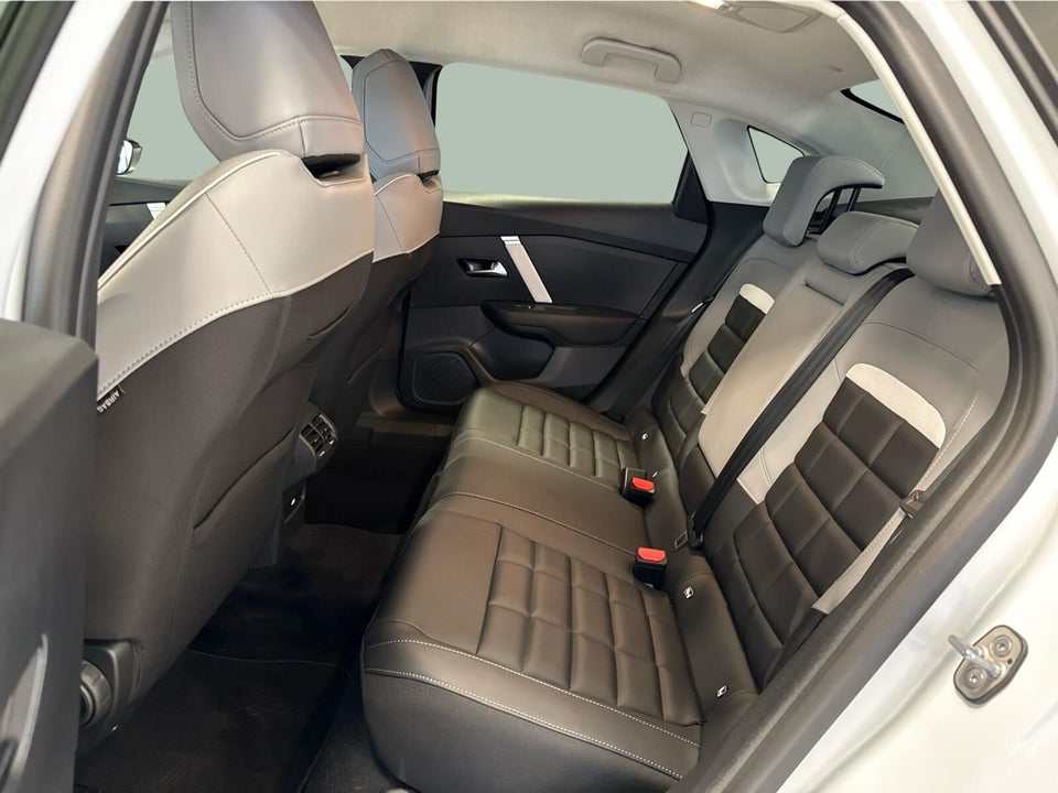 Citroën ë-C4 X 54 Shine 4d