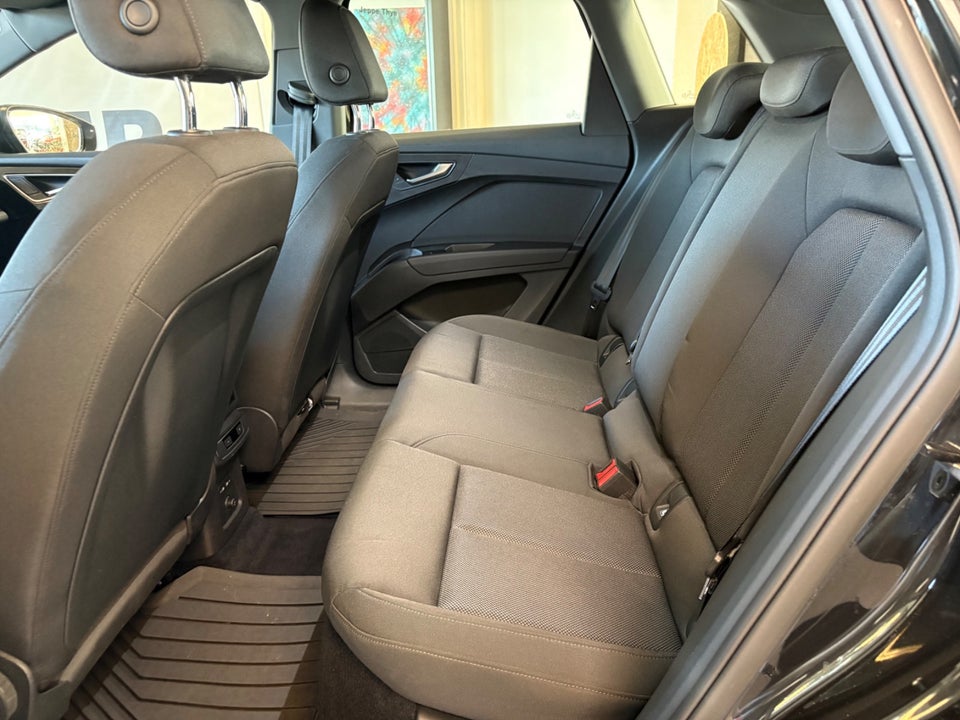 Audi Q4 e-tron 40  5d