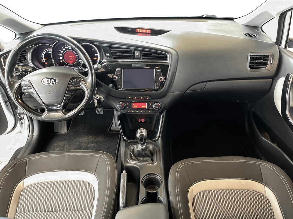 Kia Ceed 1,4 CVVT Attraction 5d