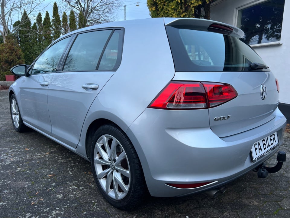 VW Golf VII 2,0 TDi 150 Highline BMT 5d