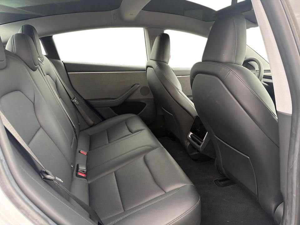 Tesla Model 3 RWD 4d