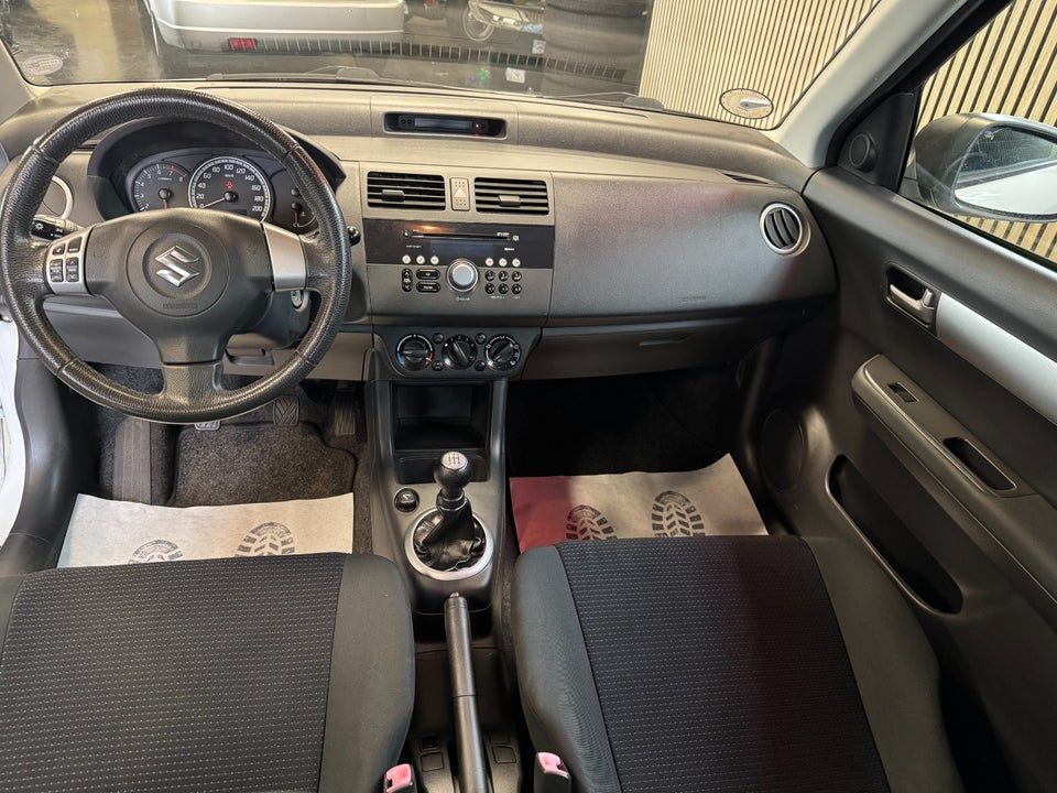 Suzuki Swift 1,3 GL 3d