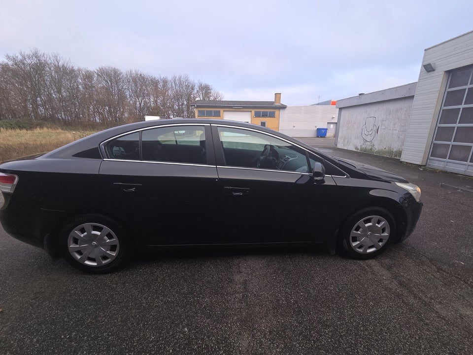 Toyota Avensis 2,0 D-4D T1 4d