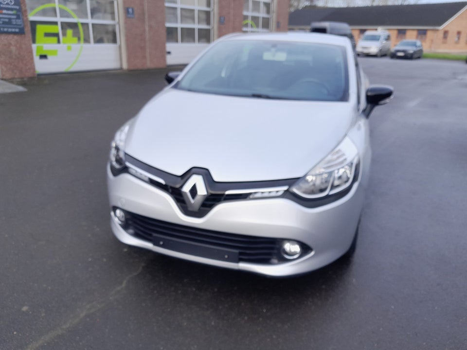 Renault Clio IV 0,9 TCe 90 Expression 5d