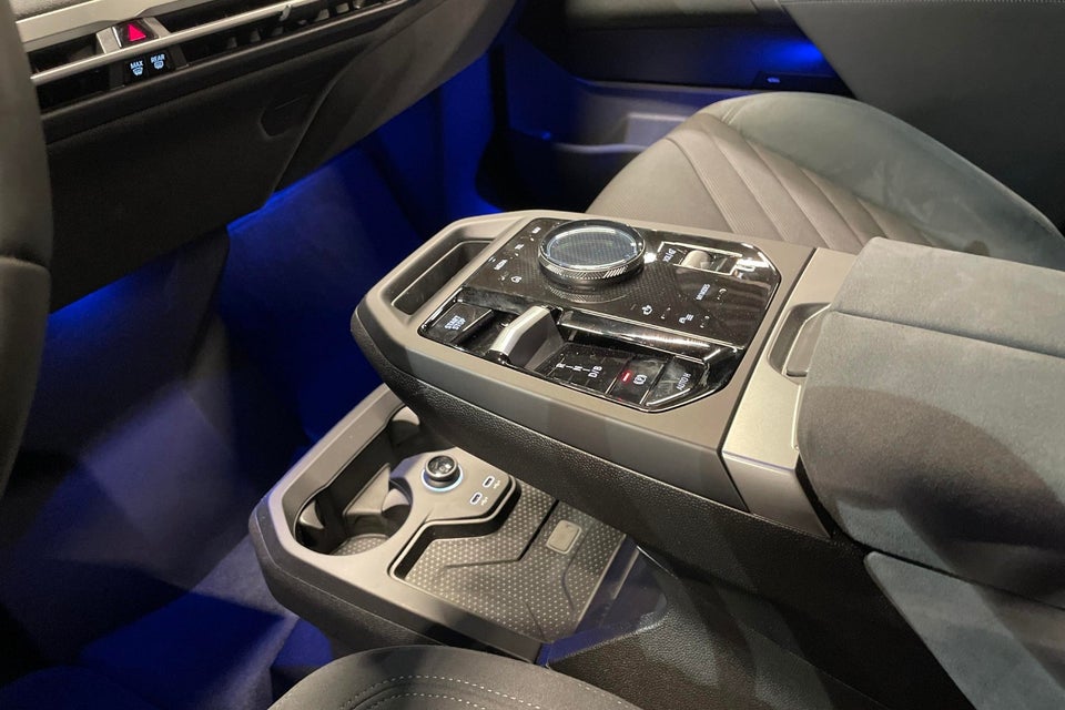 BMW iX xDrive45 Fully Charged 5d
