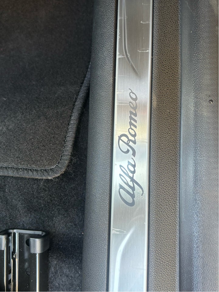 Alfa Romeo Junior Elettrica Speciale 5d