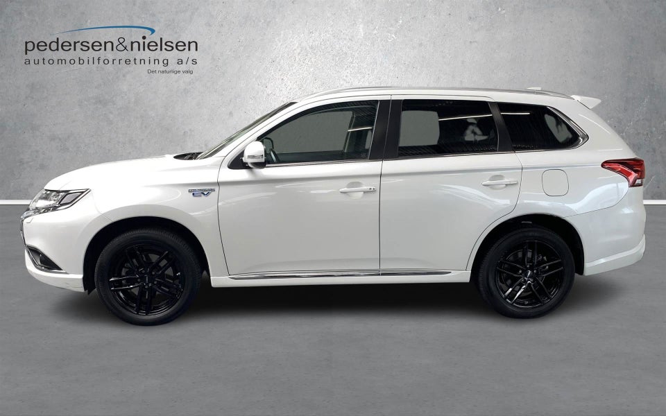 Mitsubishi Outlander 2,4 PHEV Inform CVT 4WD 5d