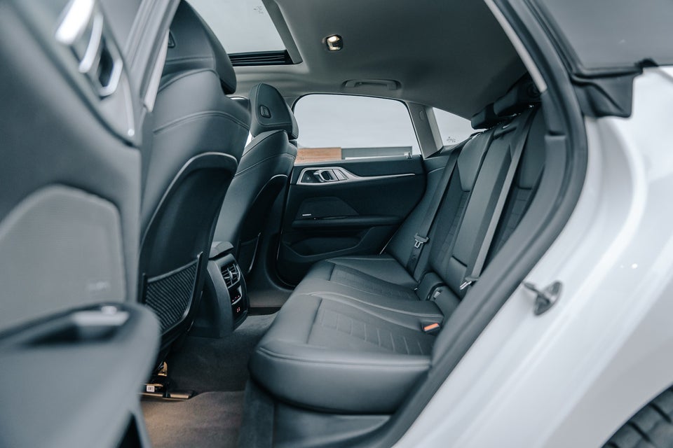 BMW i4 eDrive40 Charged 5d