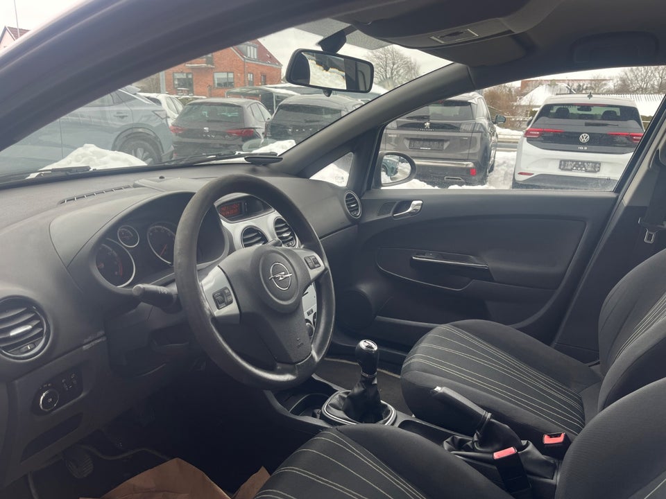 Opel Corsa 1,4 16V Cosmo 5d