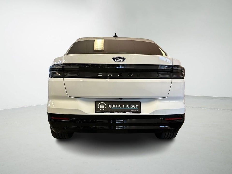 Ford Capri 82 Select Extended Range 5d