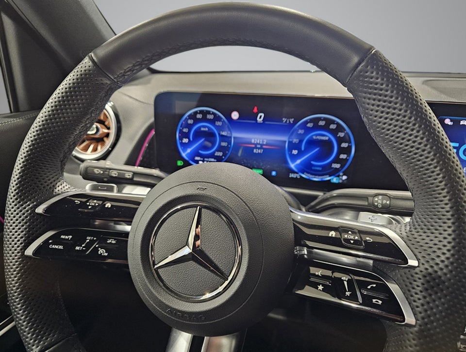 Mercedes EQB300 Progressive Advance Plus 4Matic 7prs 5d