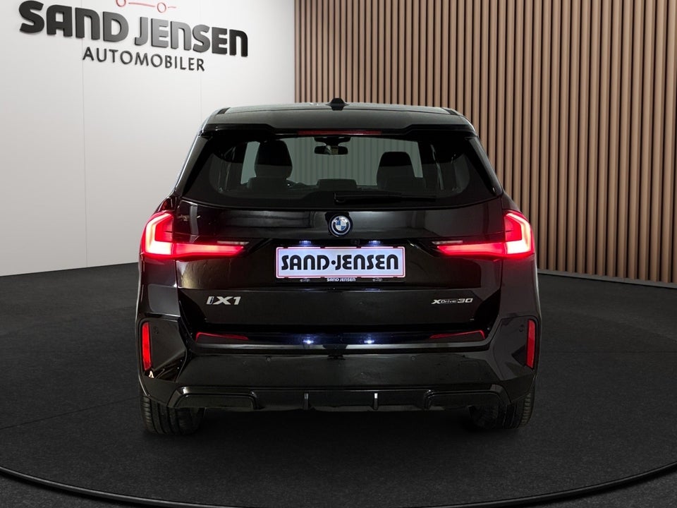 BMW iX1 xDrive30 M-Sport Premium 5d