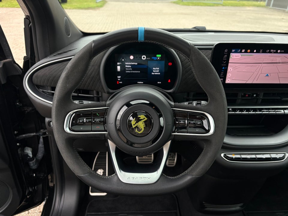 Abarth 500e Scorpionissima 3d