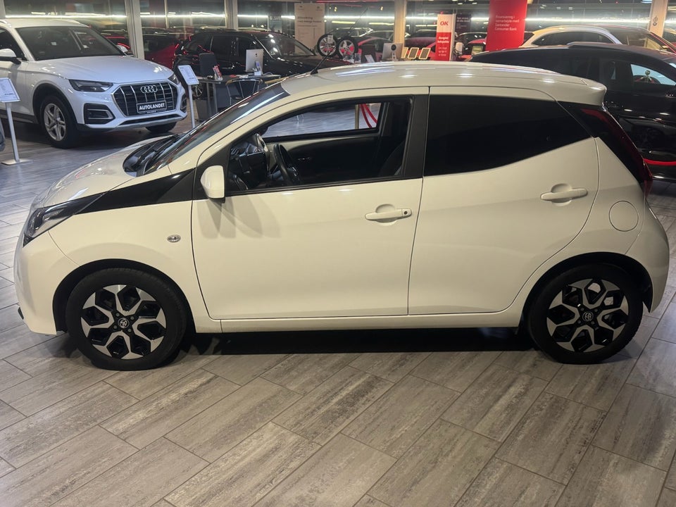 Toyota Aygo 1,0 VVT-i x-plore x-shift 5d