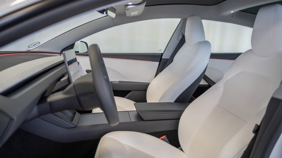 Tesla Model 3 RWD 4d