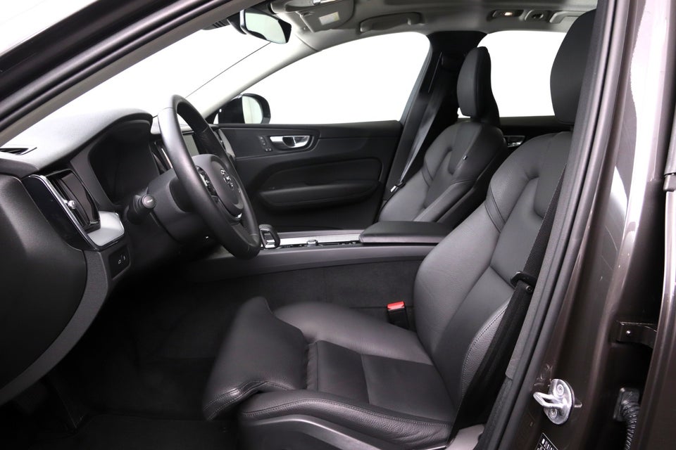 Volvo XC60 2,0 T6 ReCharge Plus Dark aut. AWD 5d