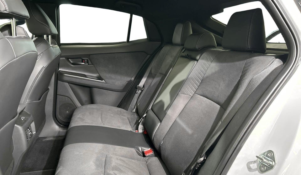Toyota C-HR+ 77 Executive AWD 5d