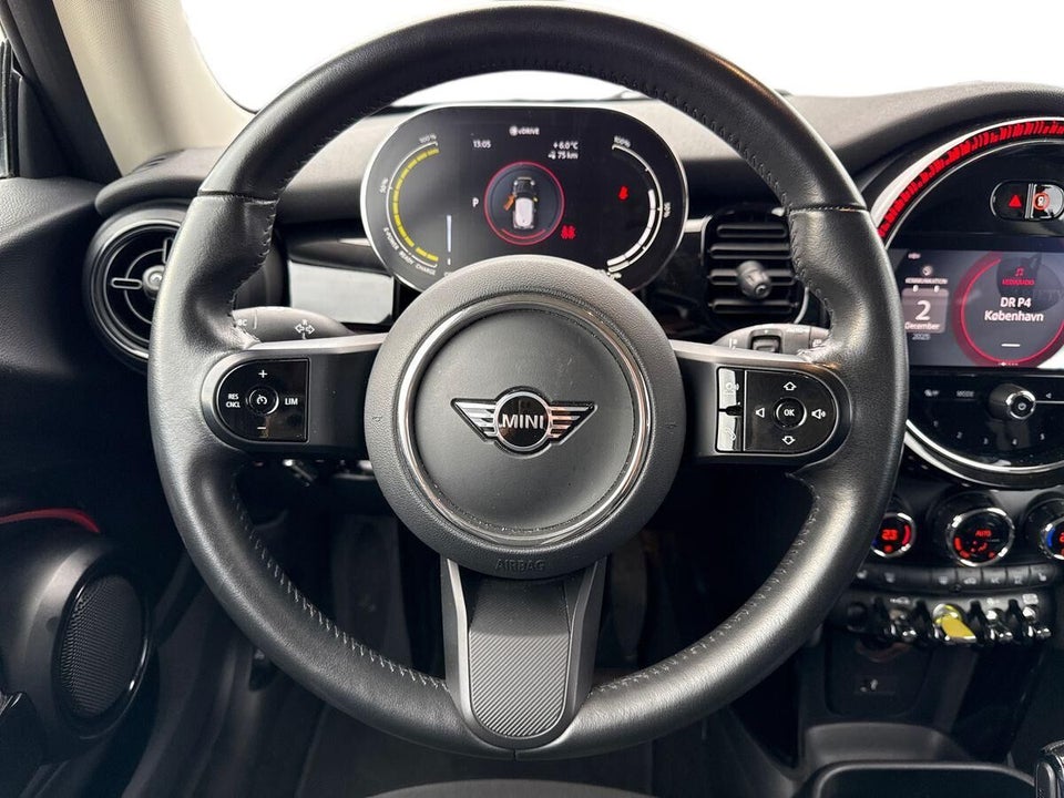 MINI Cooper SE Essential 3d