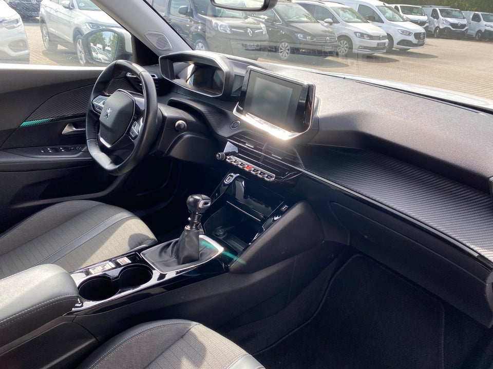 Peugeot 2008 1,5 BlueHDi 110 Allure Pack Van 5d